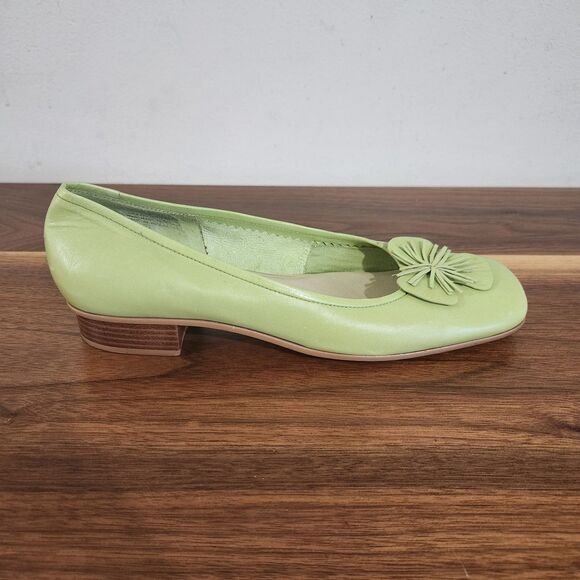 Etienne Aigner Lime Green Pumps Heels Womens 8.5 M Gardener Leather Stacked Heel - Picture 2 of 13
